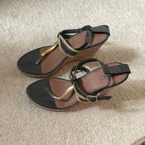 Deb size 8M wedge heels